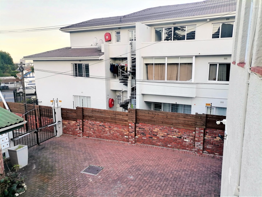 1 Bedroom Property for Sale in Kenilworth Western Cape